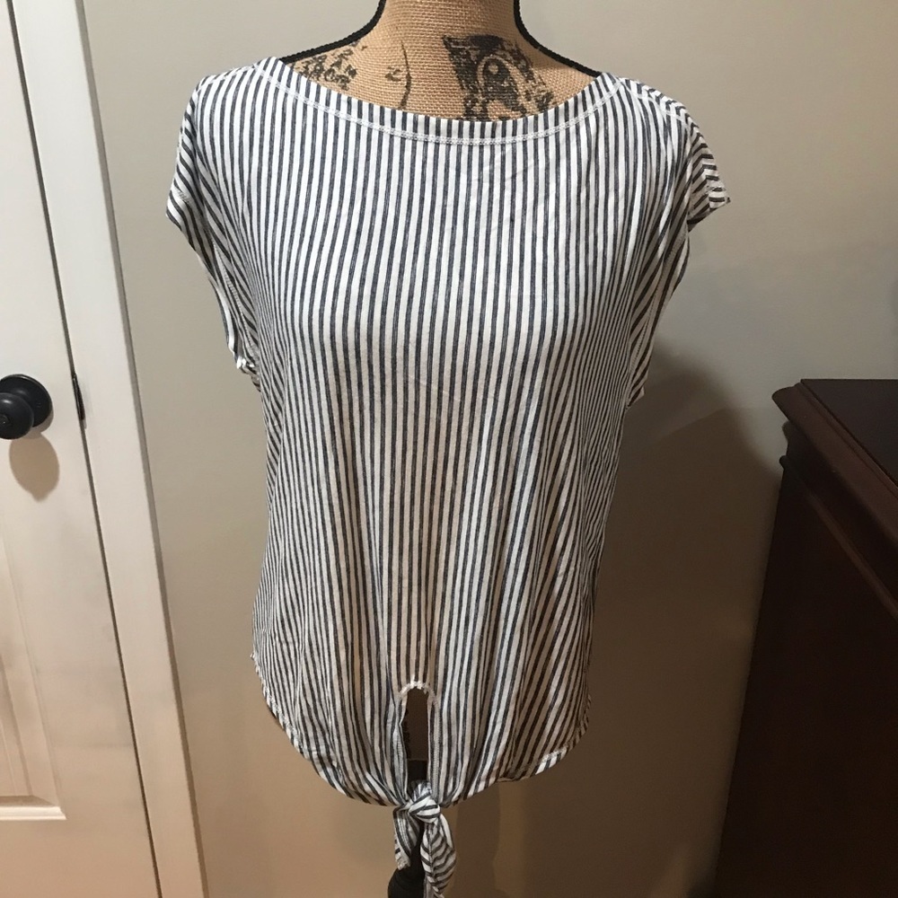 🌷MAX STUDIO Knotted Top